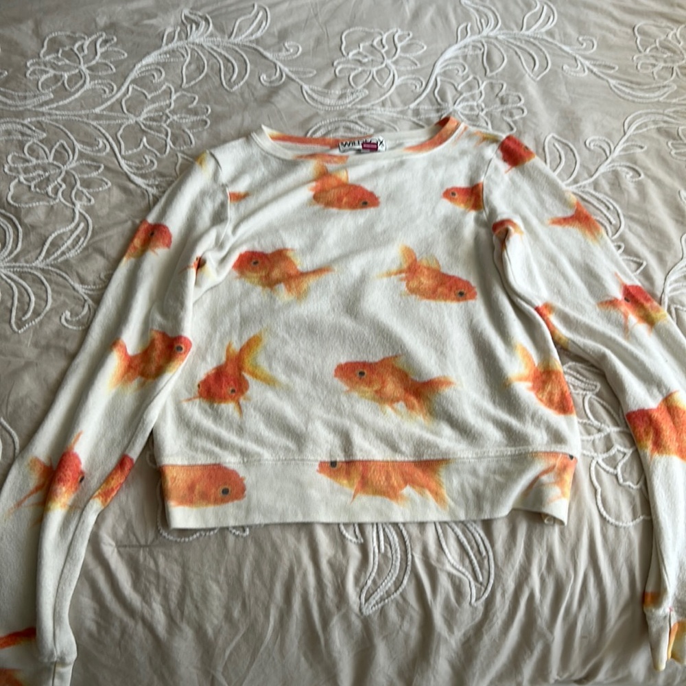 Lightweight fish long sleeve sweatshirt top